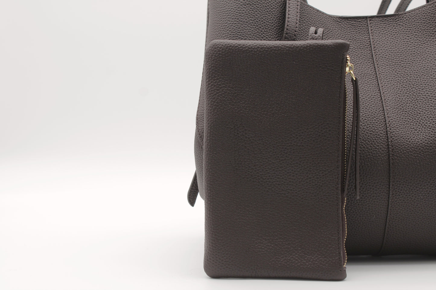 Tote Bag Mille Größe M in Dunkelbraun – herausnehmbare Innentasche mit Reißverschluss für Alltags-Essentials