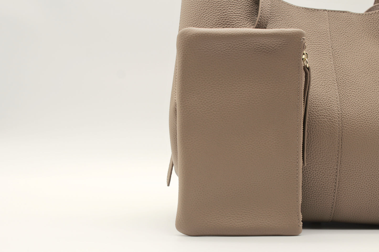 Tote Bag Mille Größe M in Taupe – herausnehmbare Innentasche mit Reißverschluss für Alltags-Essentials