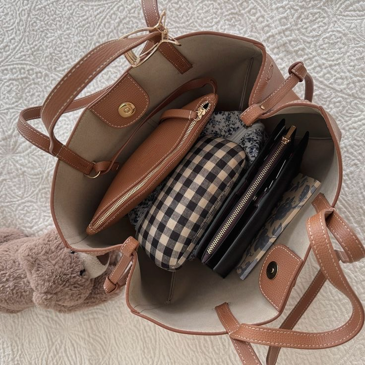 Mini Tote Bag Maila Cognac, Foto einer Kundin