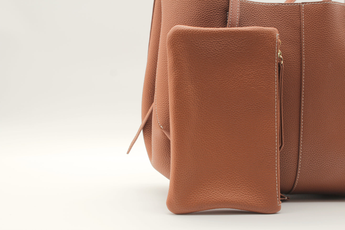 Tote Bag Mille Größe M in Camel – herausnehmbare Innentasche mit Reißverschluss für Alltags-Essentials